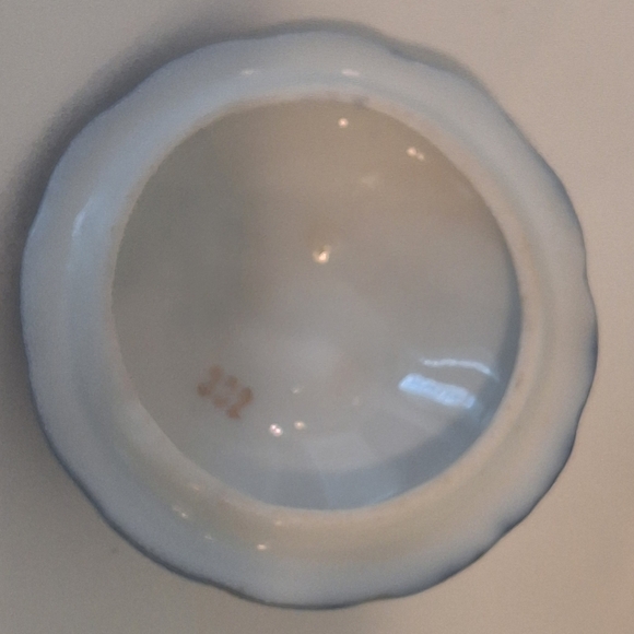 Victoria Austria tea cup with lid and saucer - antique - Picture 10 of 12